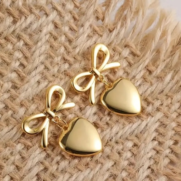 Pendant Earrings With Bowknot - Picture 1 of 5